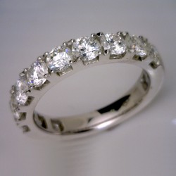 18kt White Gold Claw Set Diamond Wedding Ring = 1.82cts